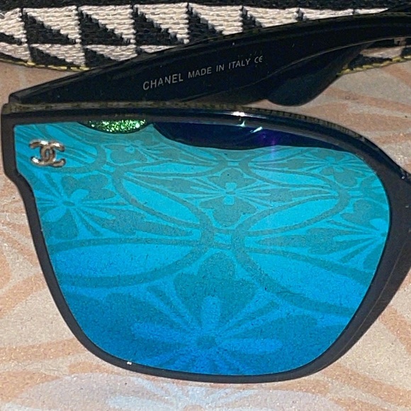 Sunglasses - Picture 5 of 6